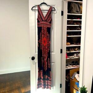 Felicity & CoCo. Maxi Dress. Size Small
